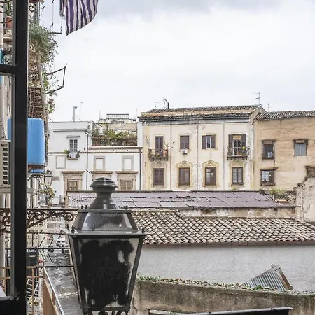 4 Canti Cozy In Via Maqueda Apartament